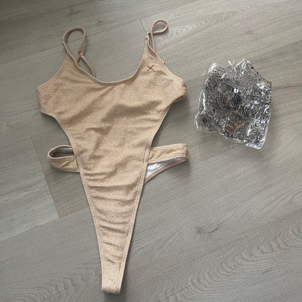Boutine LA sparkle one piece kini
